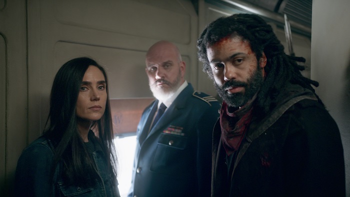 netflix《雪国列车》行经台北101!美剧版尺度更大奥斯卡女星被捆绑