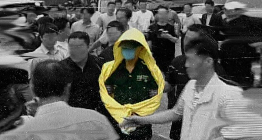 Netflix 上架《韩国雨衣杀手：全面追缉柳永哲》！杀 20 人轰动全韩